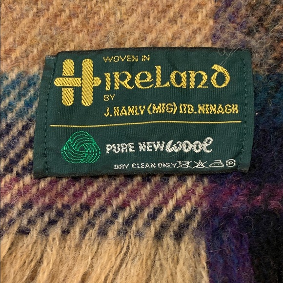 John Hanly & Co Wool Blanket Throw - Picture 4 of 4